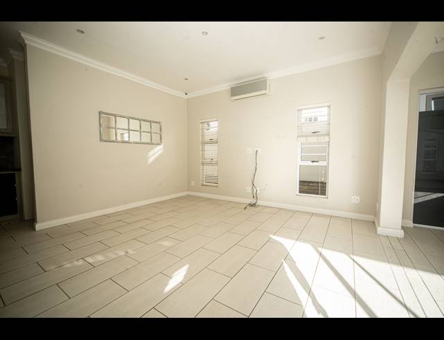 3 BEDROOM FREEHOLD FOR SALE IN BEACON BAY